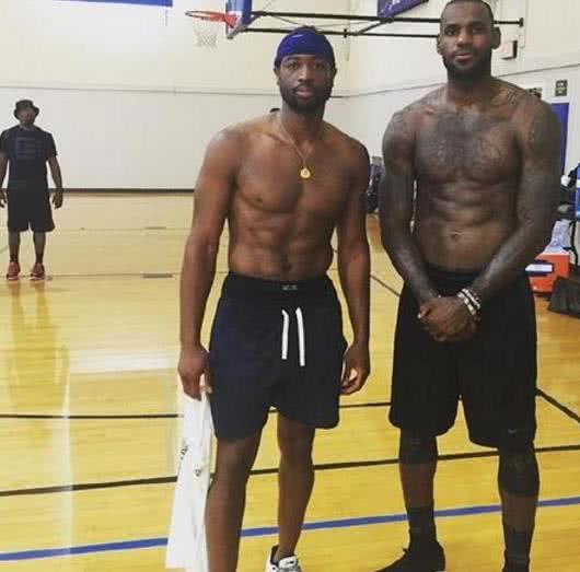 对阵上海两 对阵上海两