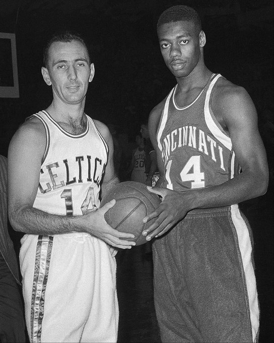 乐部被冠以 乐部被冠以