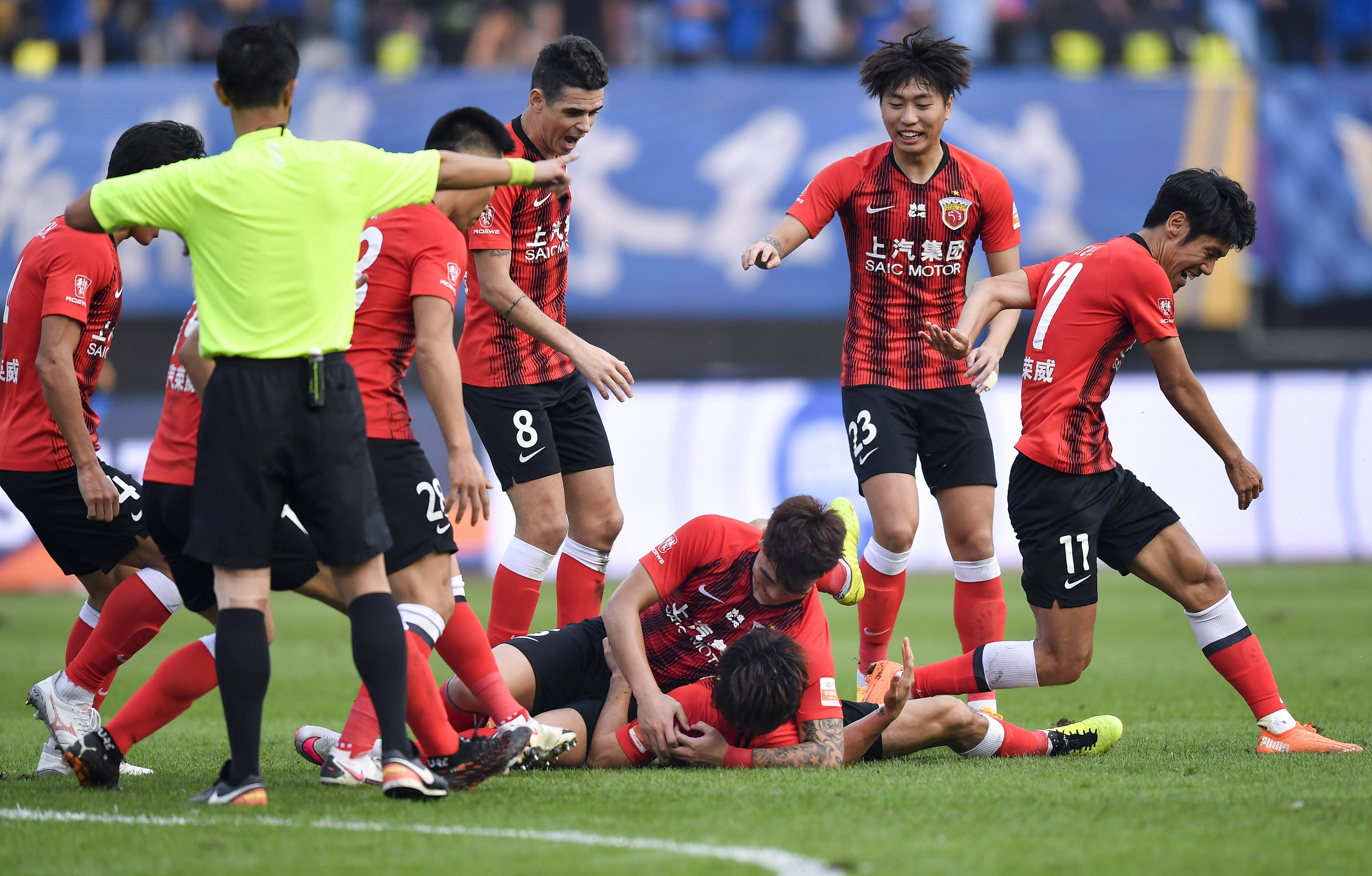 中国男足与 中国男足与